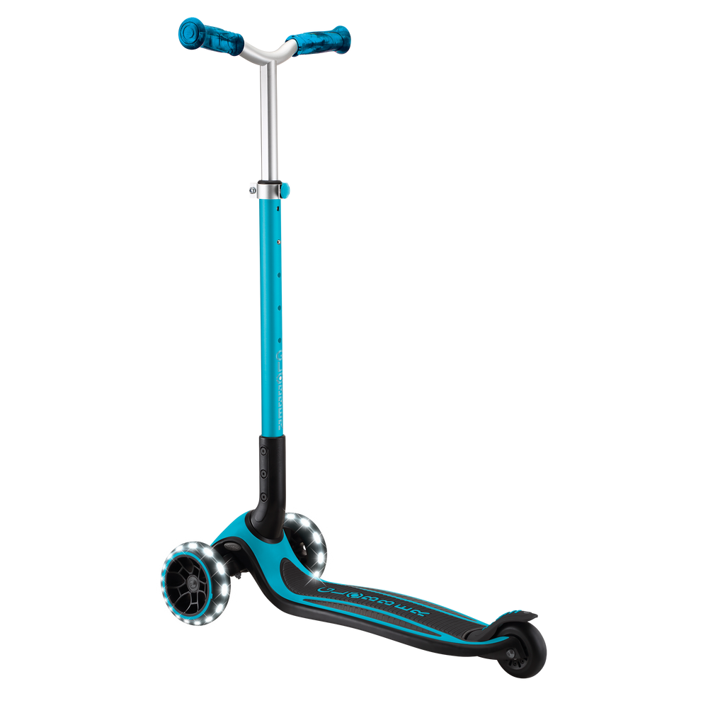 Scooter Globber ACE Lights para Niños y Adultos Aqua