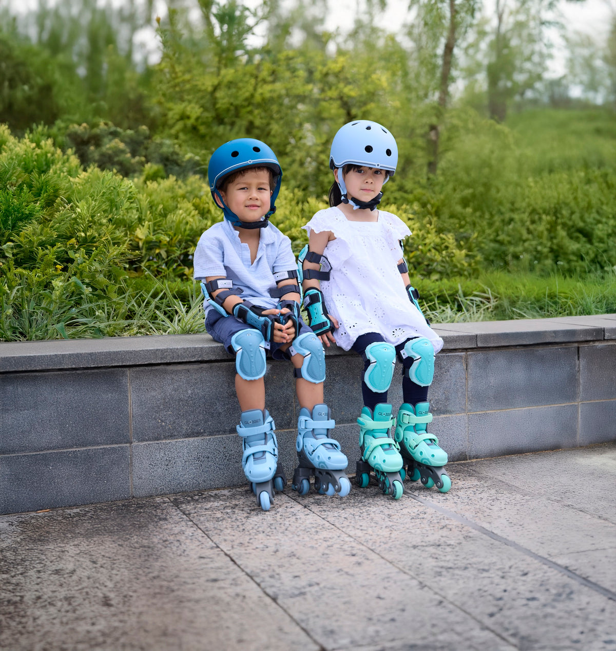 Patines en Línea Infantiles 2 en 1 Globber Azul en uso